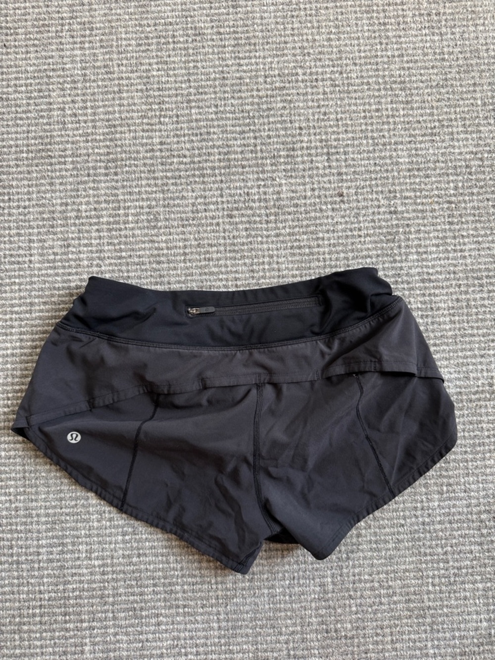 Lululemon 2.5 Inch Low Rise Speed Up Shorts - Picture 2 of 3
